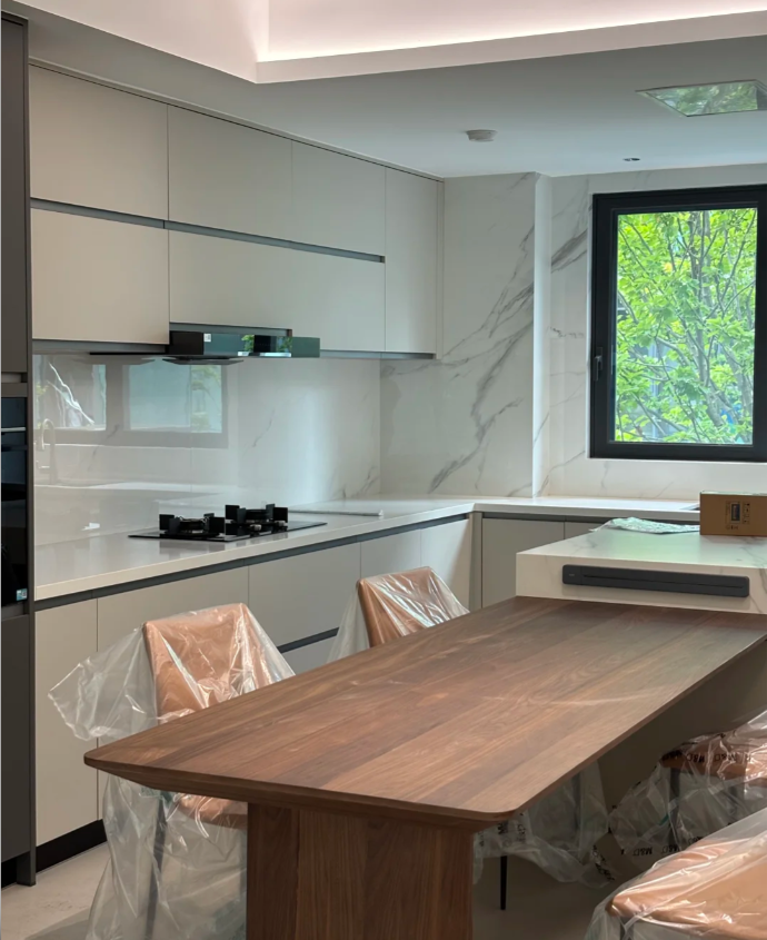 An open kitchen must have a large island – it's both stylish and practical.